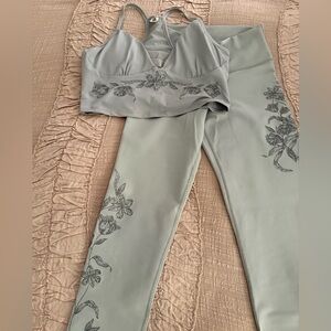 Fabletics Elegant Gray Floral Embroidered Leggings (S) & Sports Bra (M)! NWOT!